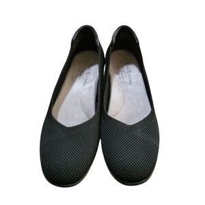 💥REDUCED TONIGHT 💥Kim Rogers Black Mesh Flats